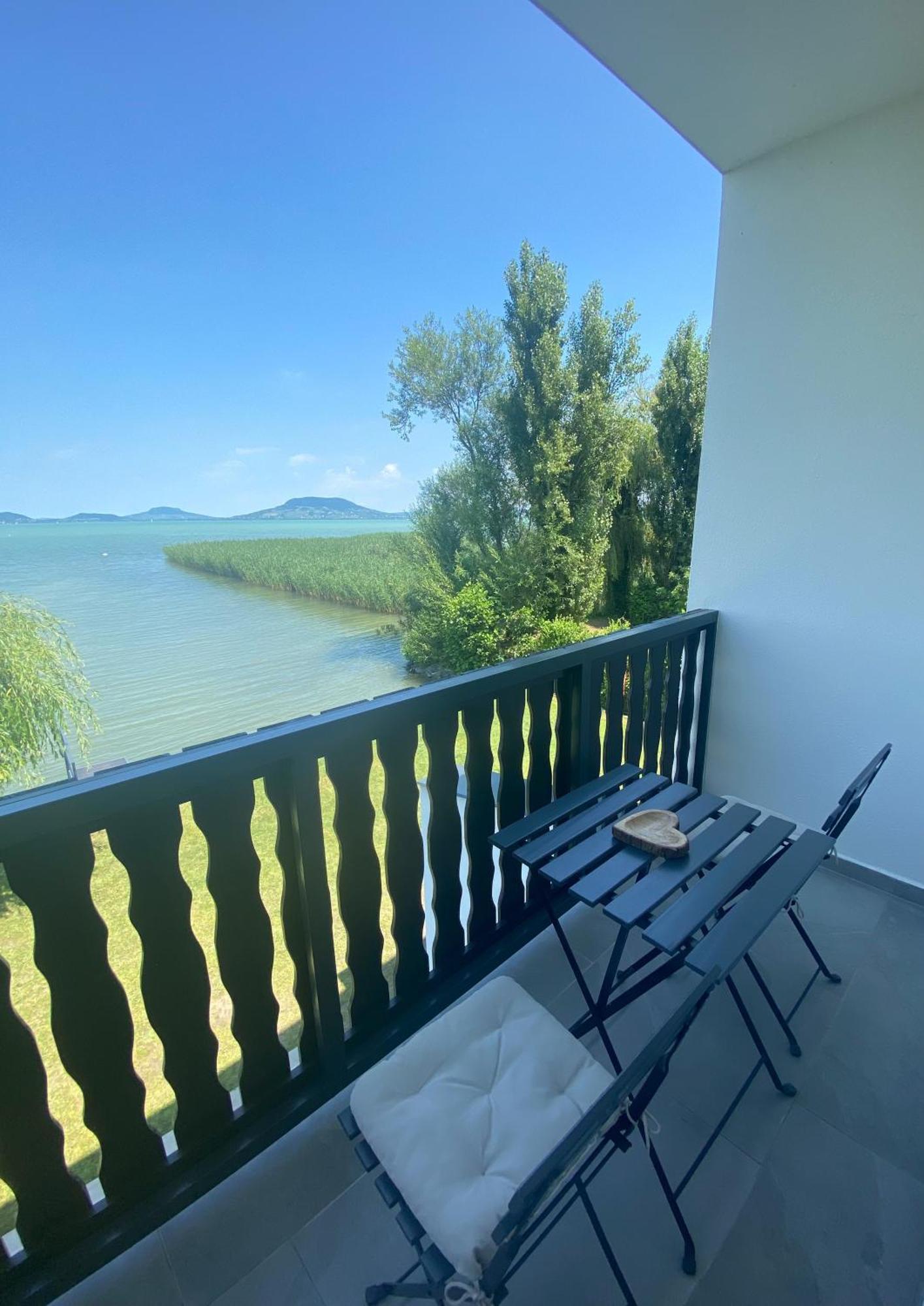 Balaton a kertben - Közvetlen vízparti apartmanok, csodálatos panorámával Balatonfenyves Exterior foto