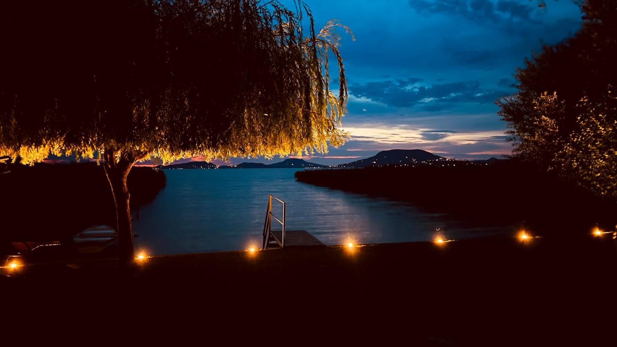 Balaton a kertben - Közvetlen vízparti apartmanok, csodálatos panorámával Balatonfenyves Exterior foto