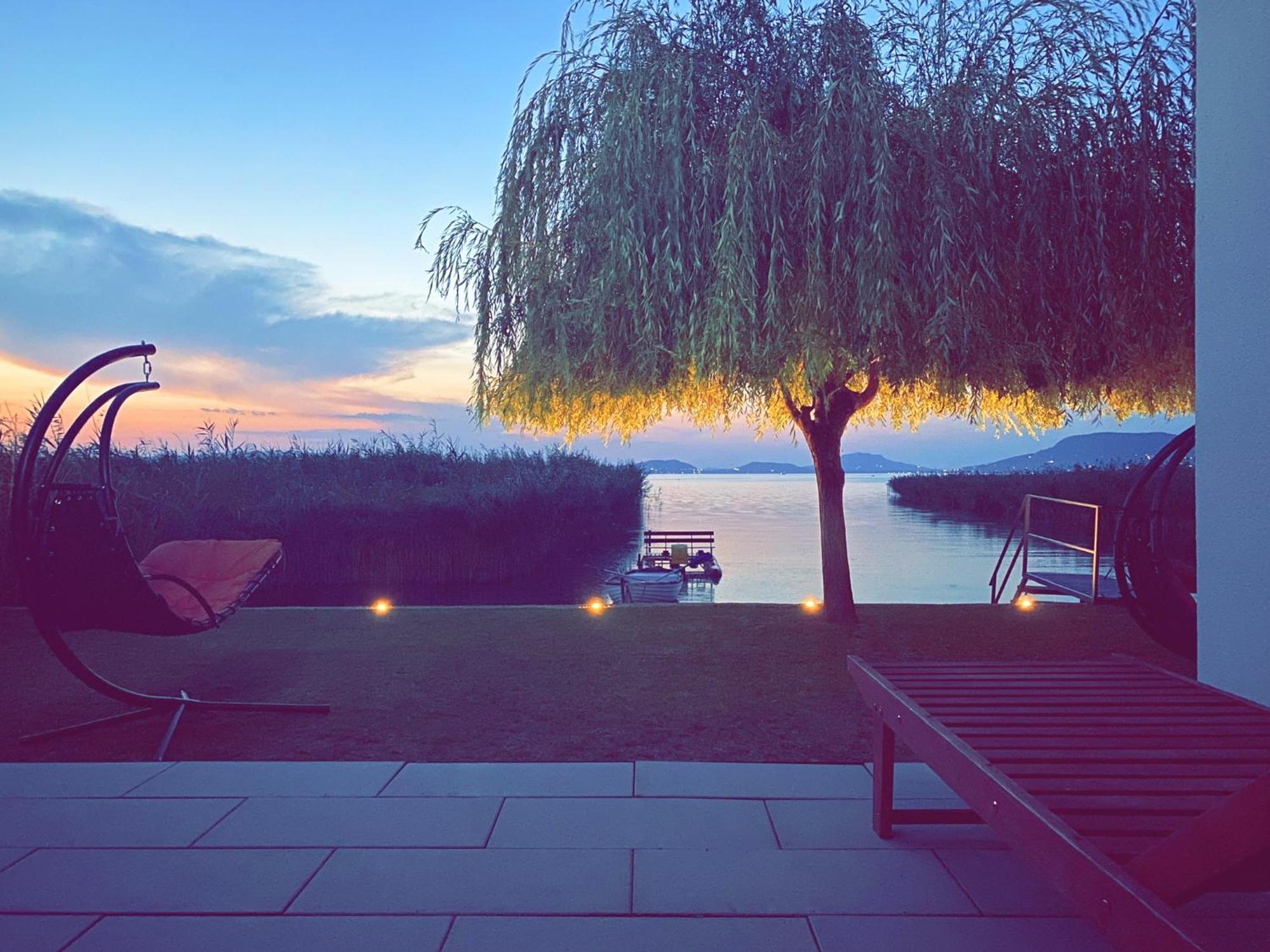 Balaton a kertben - Közvetlen vízparti apartmanok, csodálatos panorámával Balatonfenyves Habitación foto