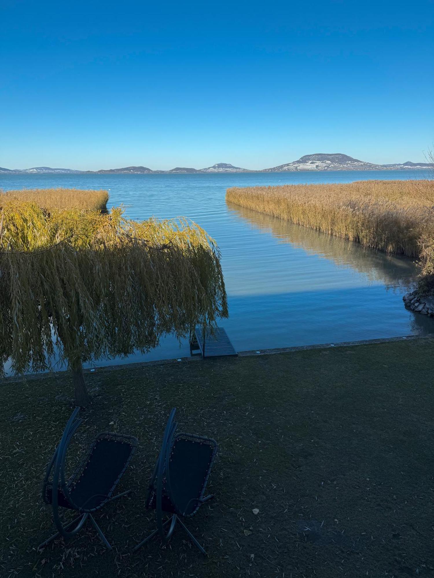 Balaton a kertben - Közvetlen vízparti apartmanok, csodálatos panorámával Balatonfenyves Exterior foto