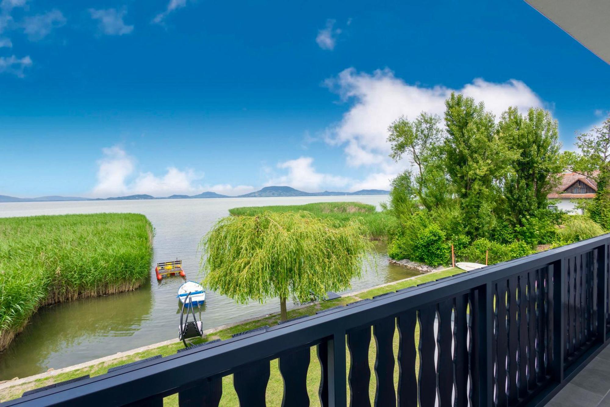 Balaton a kertben - Közvetlen vízparti apartmanok, csodálatos panorámával Balatonfenyves Exterior foto